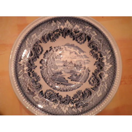 Assiette Royal Swan English Fashion Ceramics occasion reconditionné disponible sur Rakuten