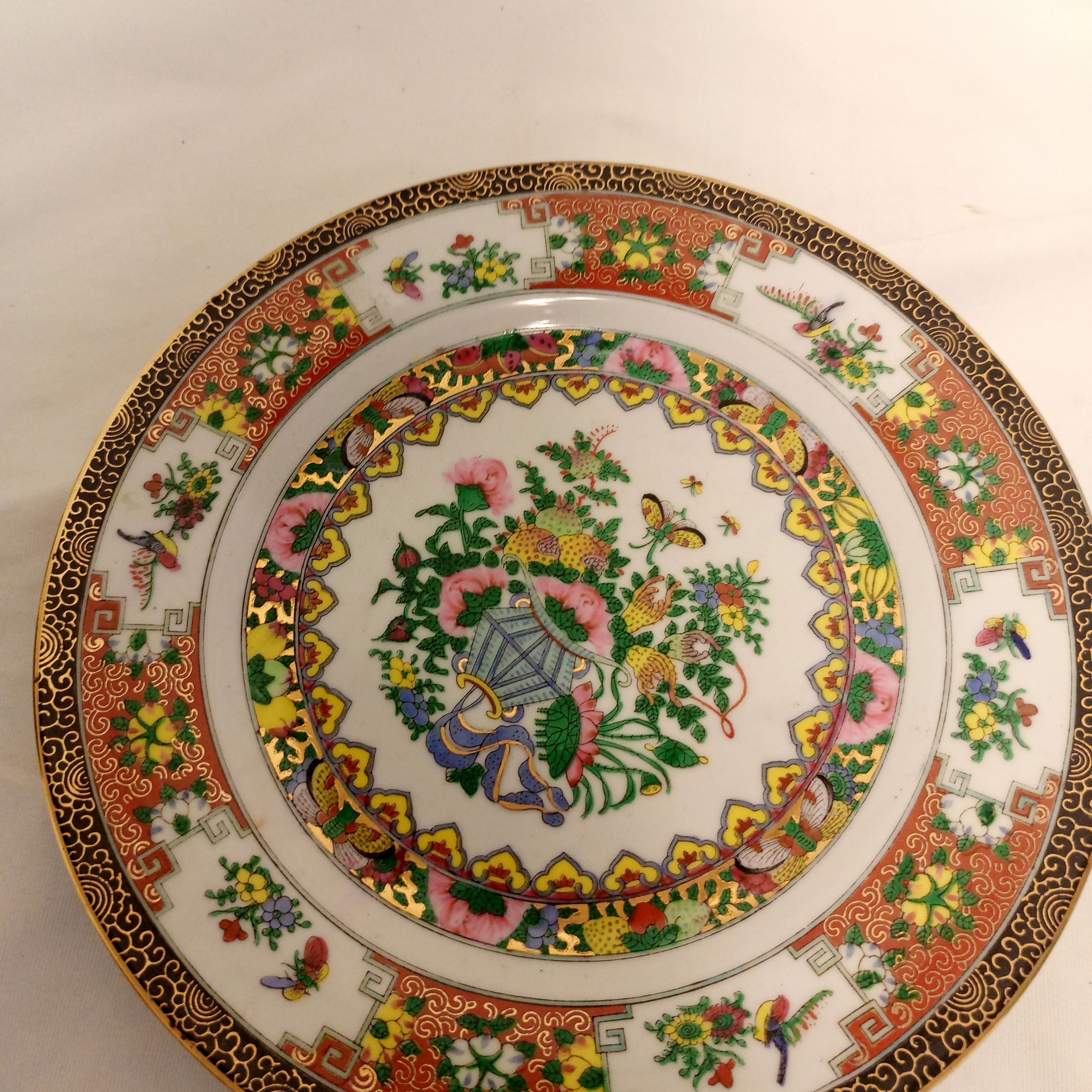 Voir photo 4 de Assiette vintage en porcelaine Assiette vintage en porcelaine État correct reconditionné photo 4