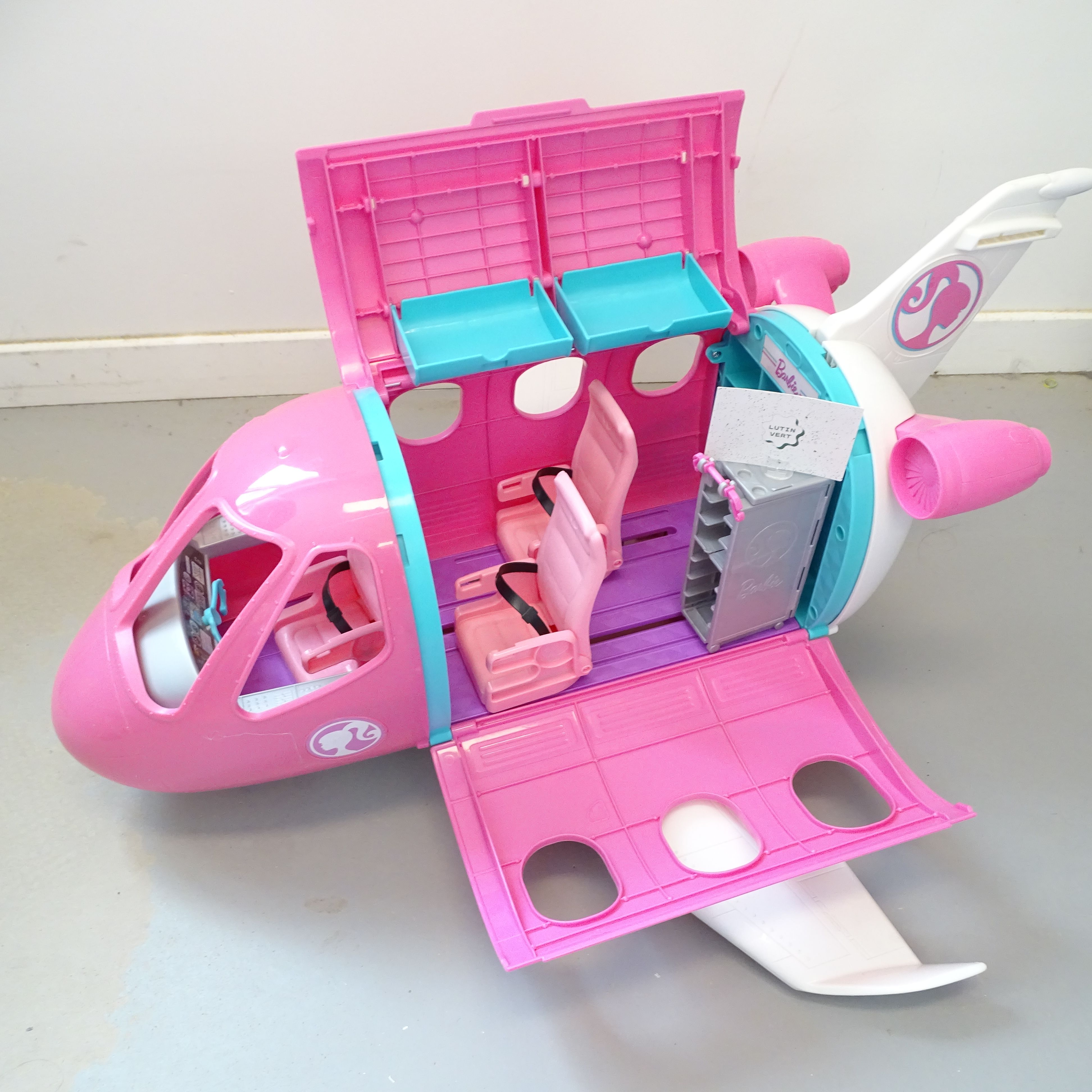 Voir photo 4 de Avion de Barbie MATTEL - Dès 4 ans | Ref 14941 Avion de Barbie MATTEL - Dès 4 ans | Ref 14941 Bon état reconditionné photo 4
