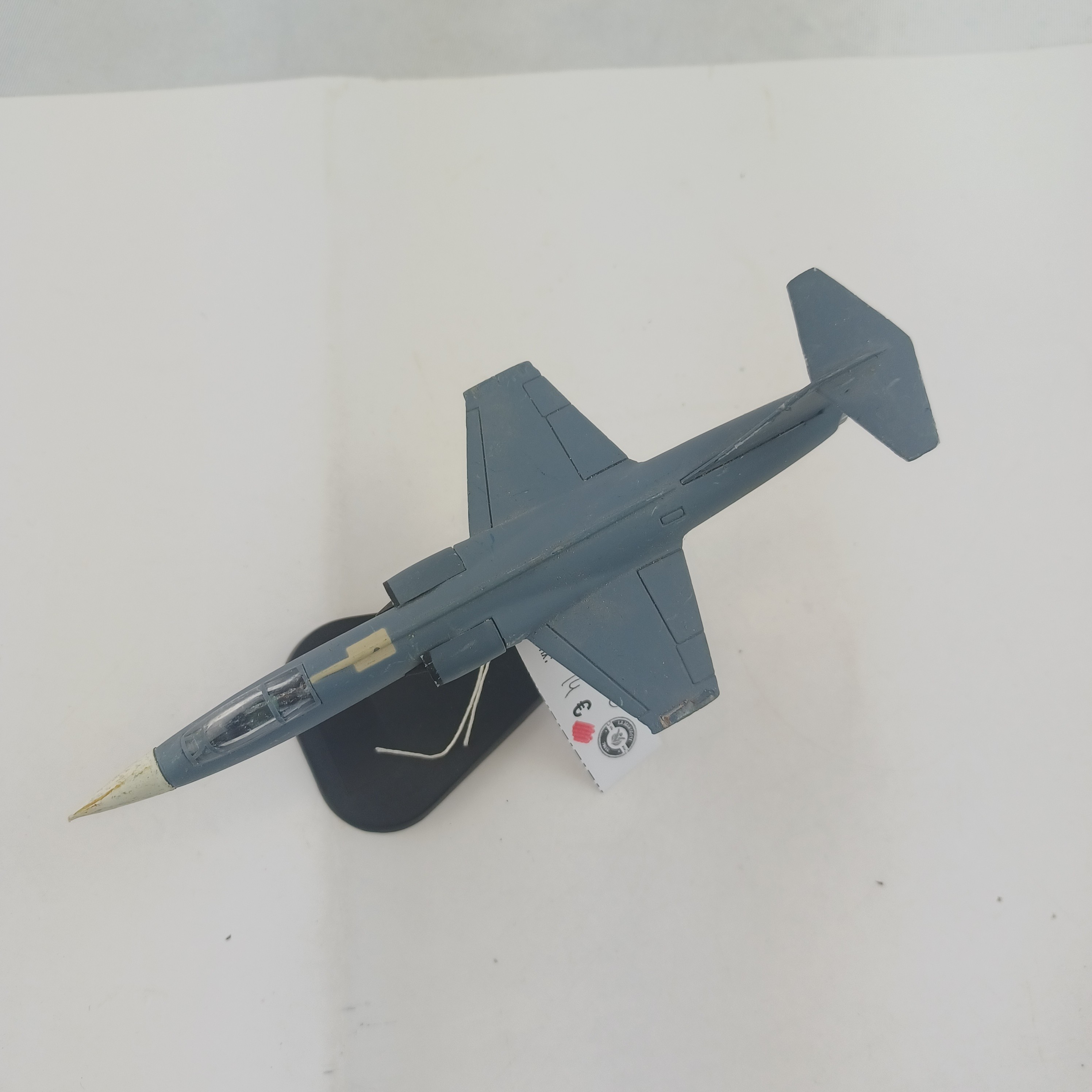 Voir photo 2 de Avion militaire miniature Avion militaire miniature Bon état reconditionné photo 2