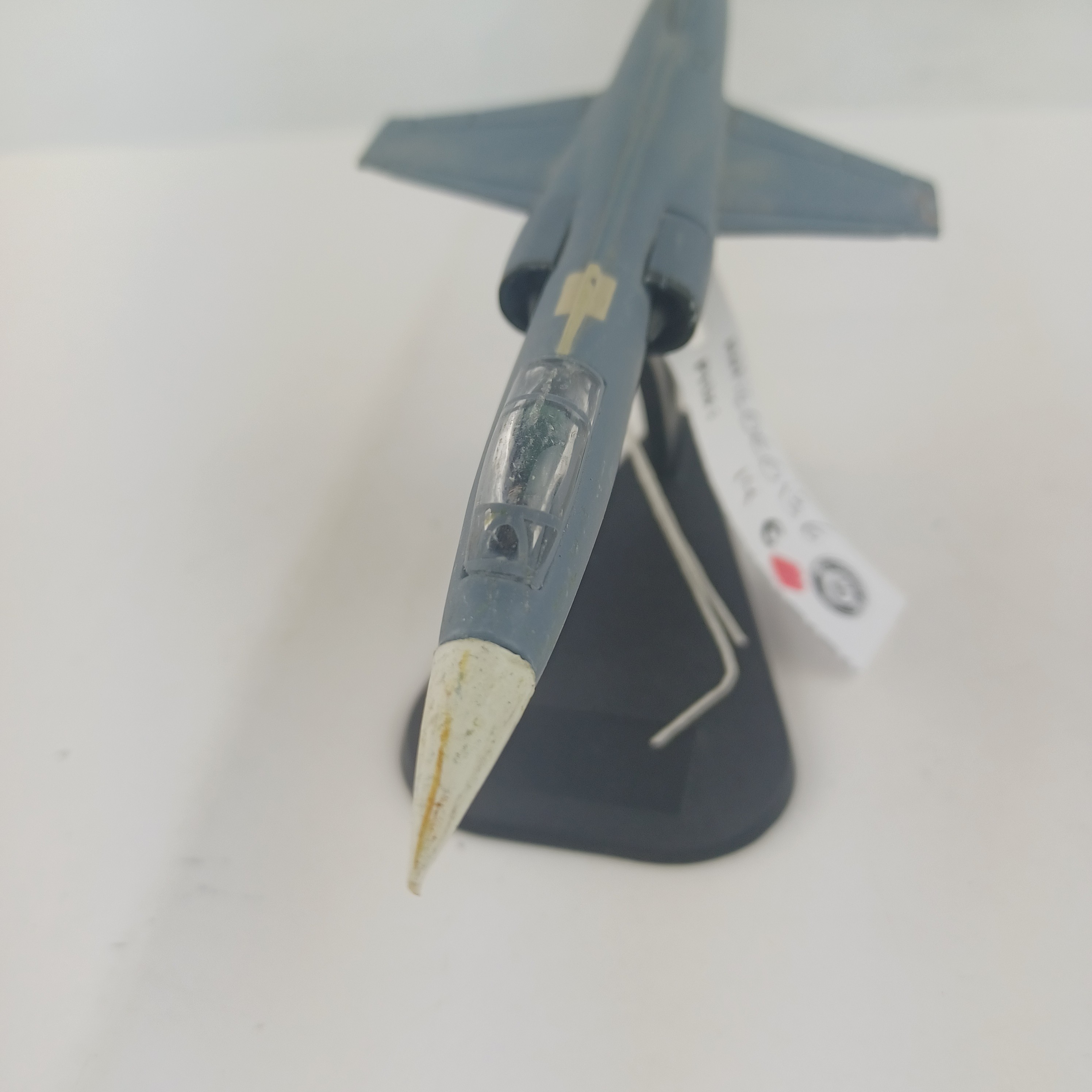 Voir photo 3 de Avion militaire miniature Avion militaire miniature Bon état reconditionné photo 3