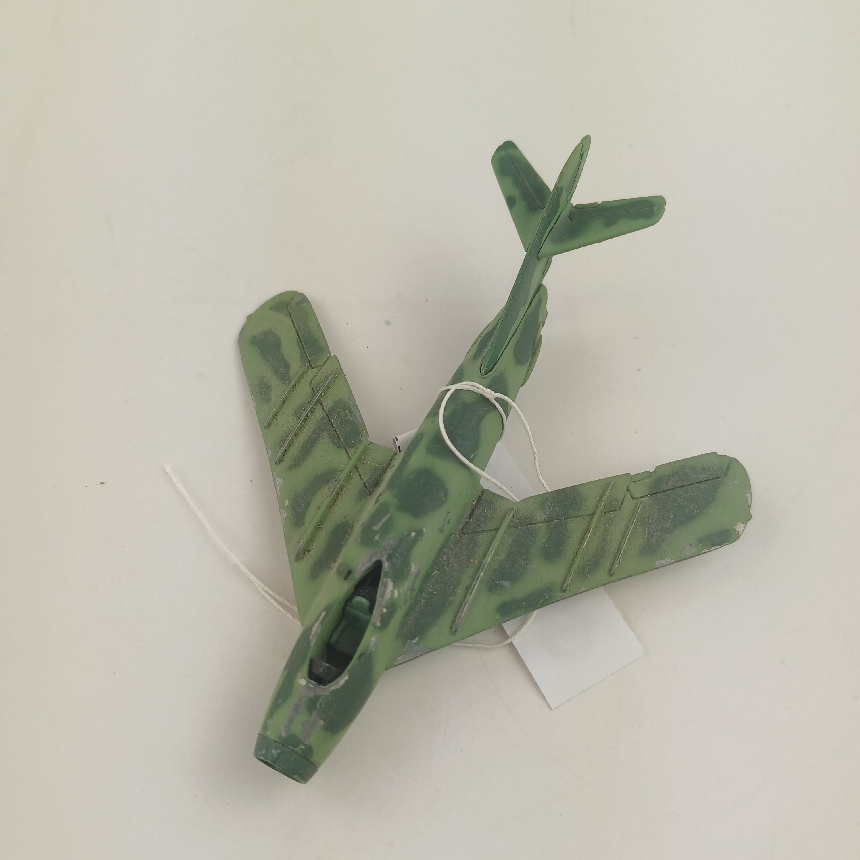 Voir photo 2 de Avion militaire miniature sans socle Avion militaire miniature sans socle Bon état reconditionné photo 2