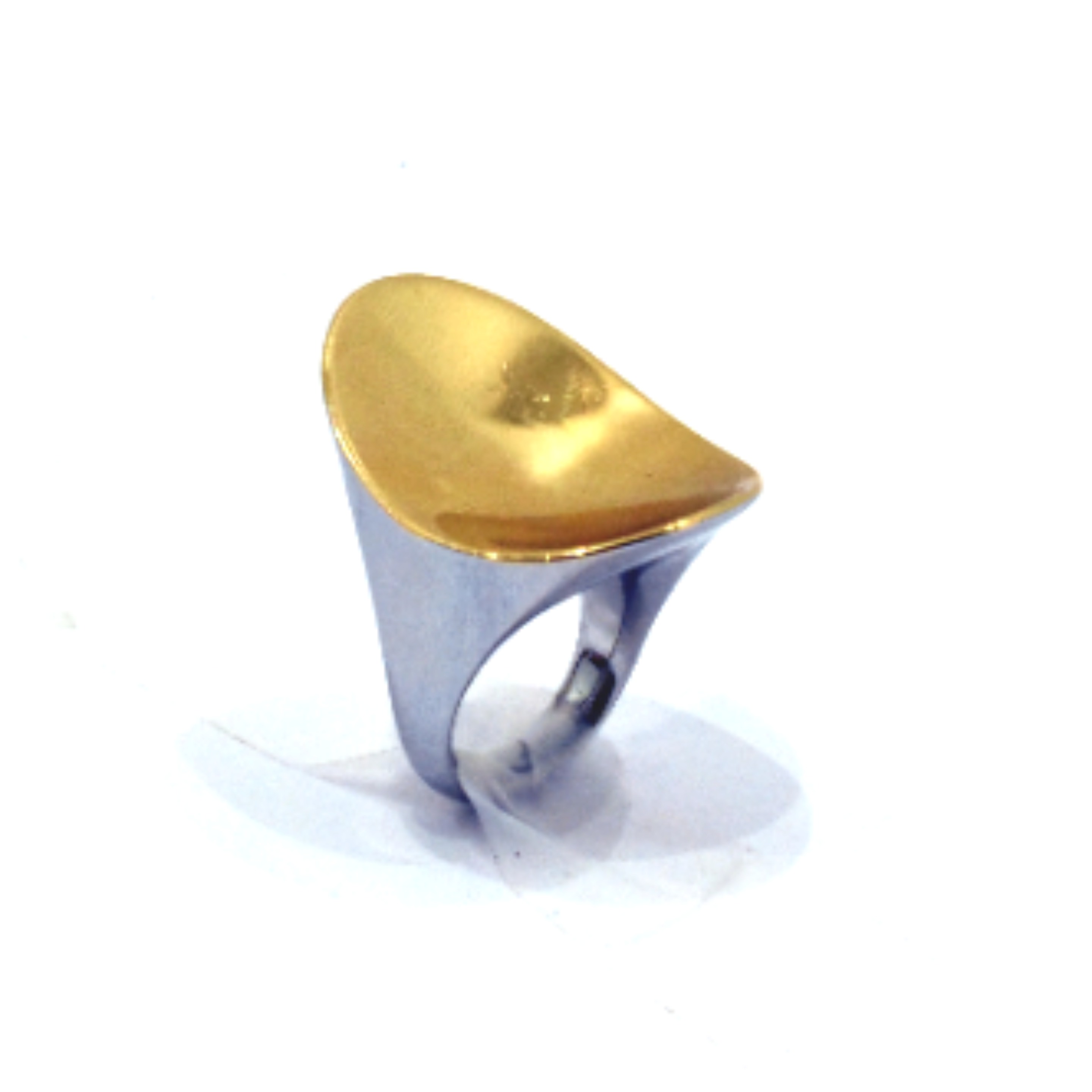 Voir photo 4 de Bague Cabochon Ondulé - Calvin Klein™ Bague Cabochon Ondulé - Calvin Klein™ Bon état reconditionné photo 4