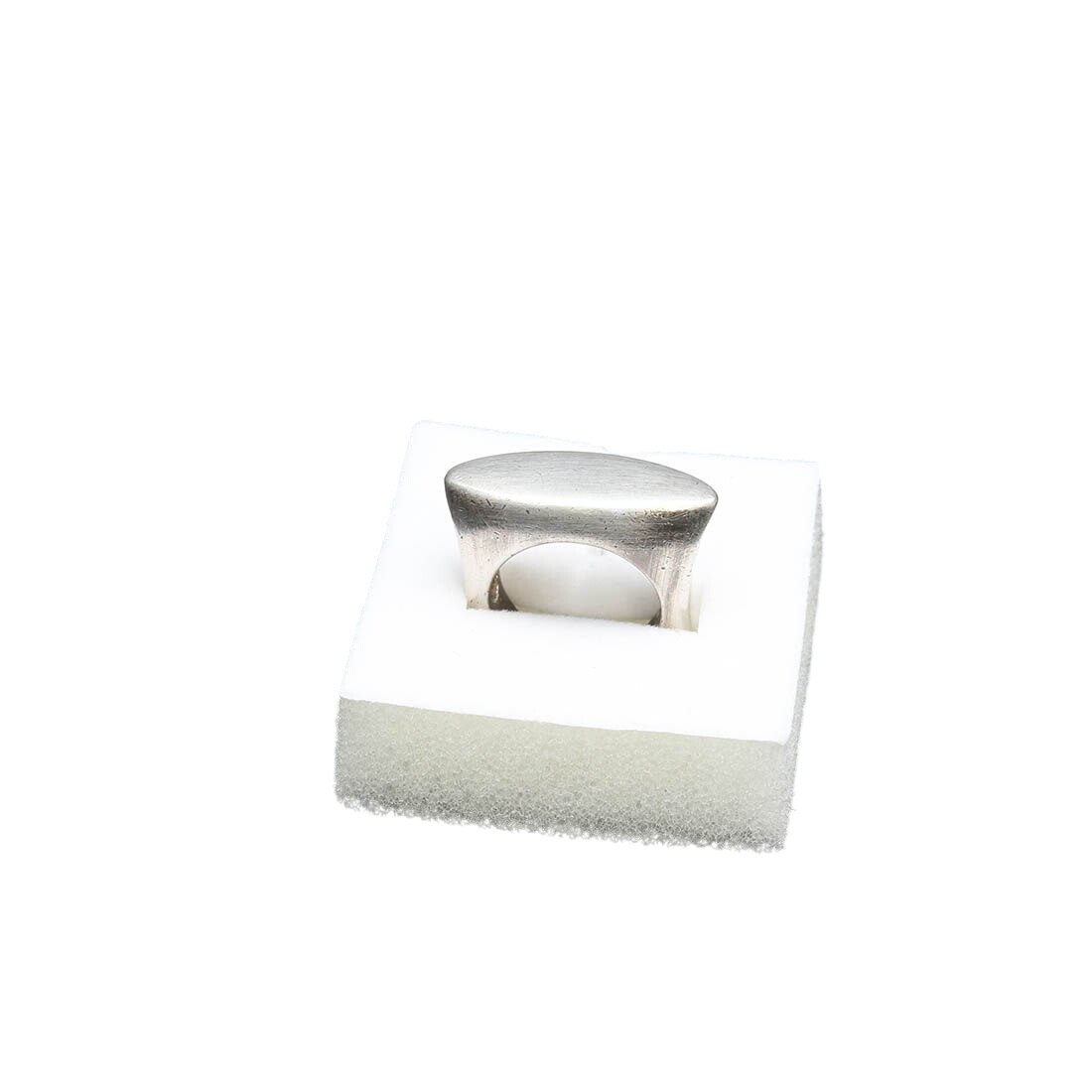 Bague en argent Bon état - 25,00 € Bague en argent Bon état reconditionné disponible sur Label Emmaüs