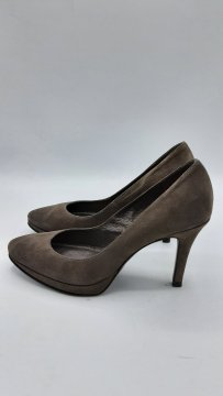 BALLERINE A TALON CUIR VELOURS GRISE DONNA PIU DE SECONDE MAIN - 20,00 € BALLERINE A TALON CUIR VELOURS GRISE DONNA PIU DE SECONDE MAIN Geox reconditionné disponible sur Claquettes Market