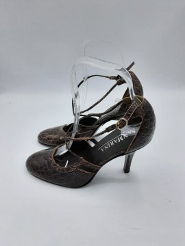 BALLERINE A TALON EN PYTHON MARRON SAN MARINA DE SECONDE MAIN - 20,00 € BALLERINE A TALON EN PYTHON MARRON SAN MARINA DE SECONDE MAIN San Marina reconditionné disponible sur Claquettes Market