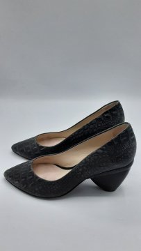 Acheter BALLERINE TALON CUIR NOIR MAT CROCO MEZKO DE SECONDE MAIN - 10,00 € BALLERINE TALON CUIR NOIR MAT CROCO MEZKO DE SECONDE MAIN reconditionné disponible sur Claquettes Market