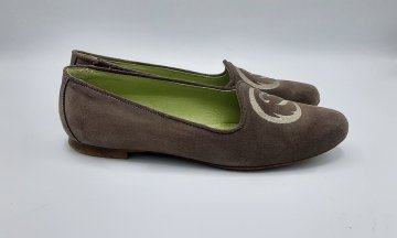 Acheter Ballerine taupe en nubuck de seconde main - 25,00 € Ballerine taupe en nubuck de seconde main N/A reconditionné disponible sur Claquettes Market