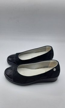 BALLERINES NOIR - 15,00 € BALLERINES NOIR N/A reconditionné disponible sur Claquettes Market | Dero