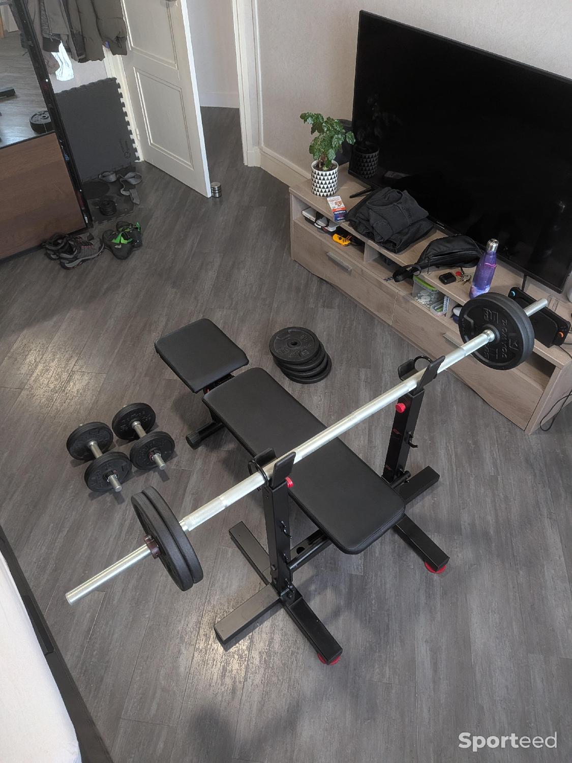 Banc de musculation Domyos complet + barre + altère + poids en fonte (Comme neuf) Très bon état Decathlon reconditionné disponible sur Sporteed