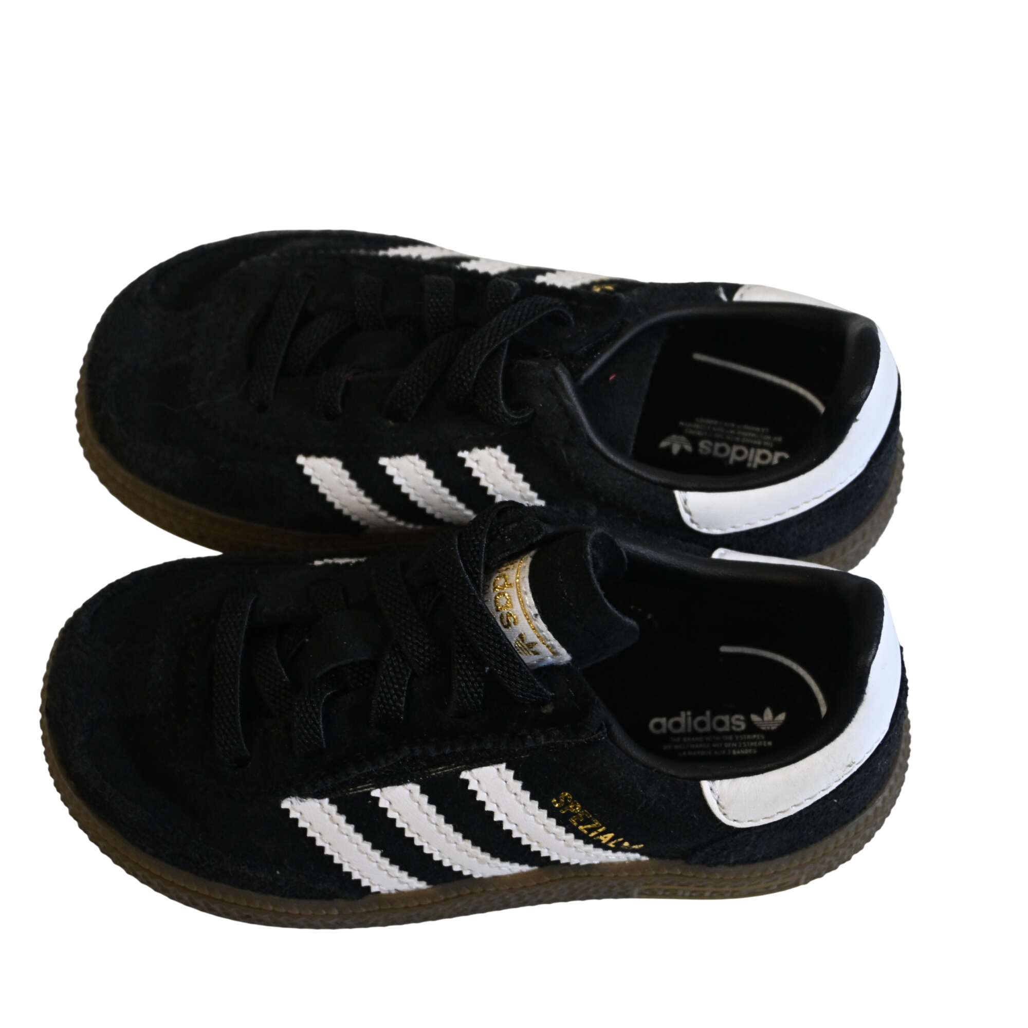 Acheter Basket Adidas enfant Très bon état - 10,00 € Basket Adidas enfant Très bon état reconditionné disponible sur Label Emmaüs