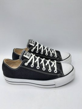 Acheter Basket Converse noir de seconde main - 20,00 € Basket Converse noir de seconde main Converse reconditionné disponible sur Claquettes Market