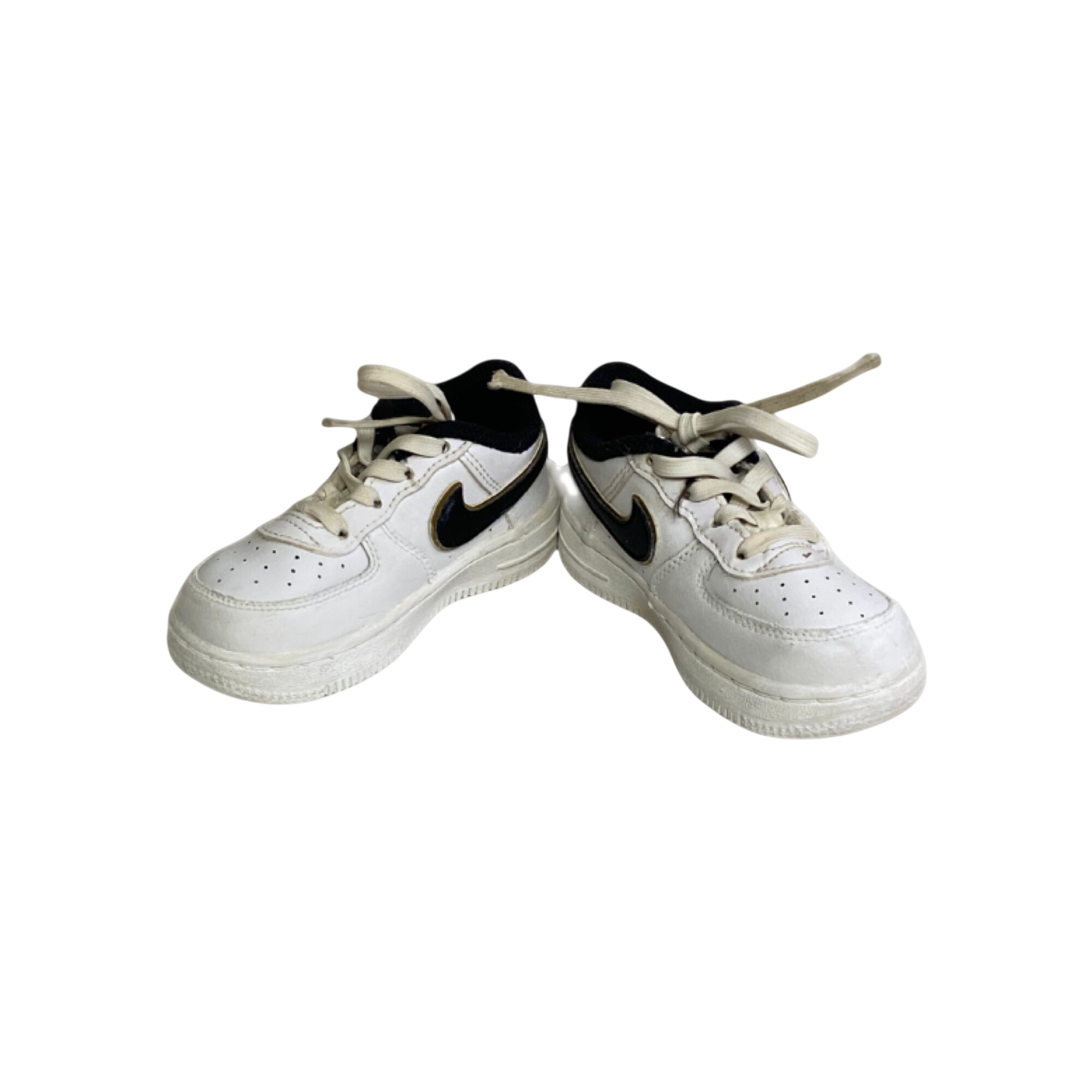 Acheter Basket Enfant - NIKE - 22 Bon état - 10,00 € Basket Enfant - NIKE - 22 Bon état reconditionné disponible sur Label Emmaüs