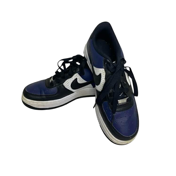 Basket Garçon - Nike Air Force 1 GS 'Midnight Navy Black Mesh' - 35.5 Très bon état - 27,50 € Basket Garçon - Nike Air Force 1 GS 'Midnight Navy Black Mesh' - 35.5 Très bon état reconditionné disponible sur Label Emmaüs
