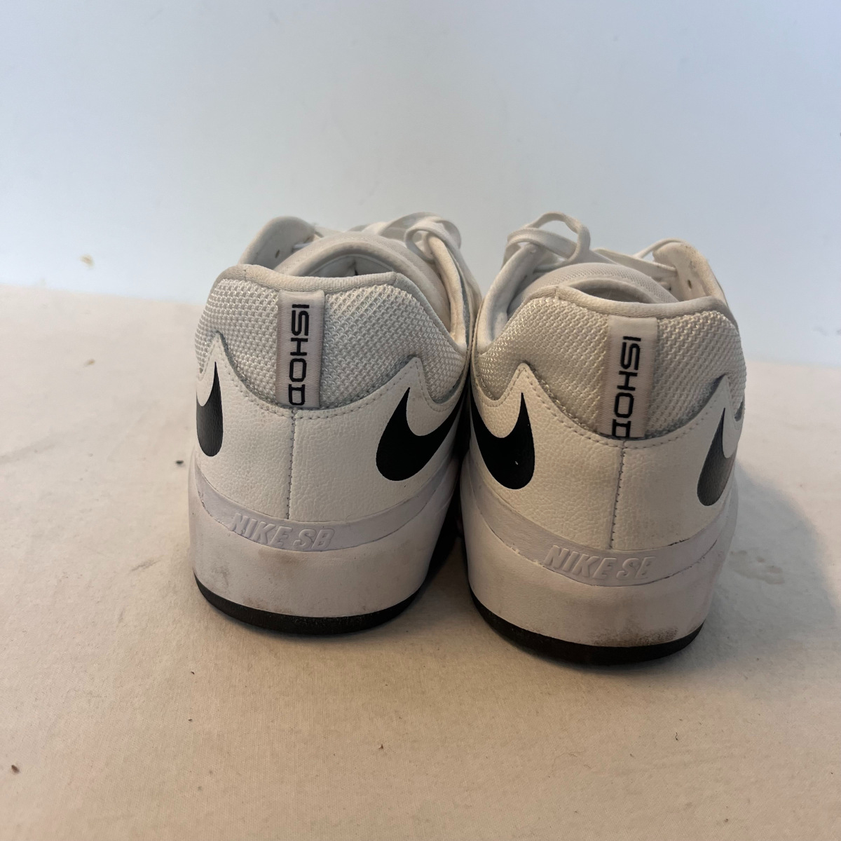 Voir photo 4 de Basket " Ishod Wair Premium Blanc", Nike sb, taille 45.5 Basket " Ishod Wair Premium Blanc", Nike sb, taille 45.5 Très bon état reconditionné photo 4