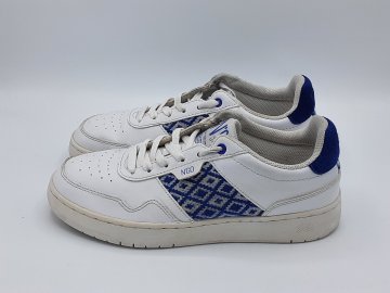 Basket N'GO Blanc / Bleu 40 de seconde main - 20,00 € Basket N'GO Blanc / Bleu 40 de seconde main N'Go Shoes reconditionné disponible sur Claquettes Market
