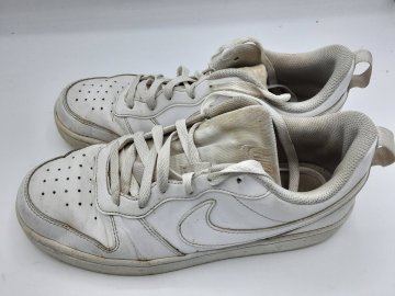 basket nike blanche de seconde main - 15,00 € basket nike blanche de seconde main Nike reconditionné disponible sur Claquettes Market