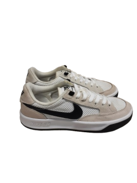 Basket nike T38.5 de seconde main - 35,00 € Basket nike T38.5 de seconde main Nike reconditionné disponible sur Claquettes Market