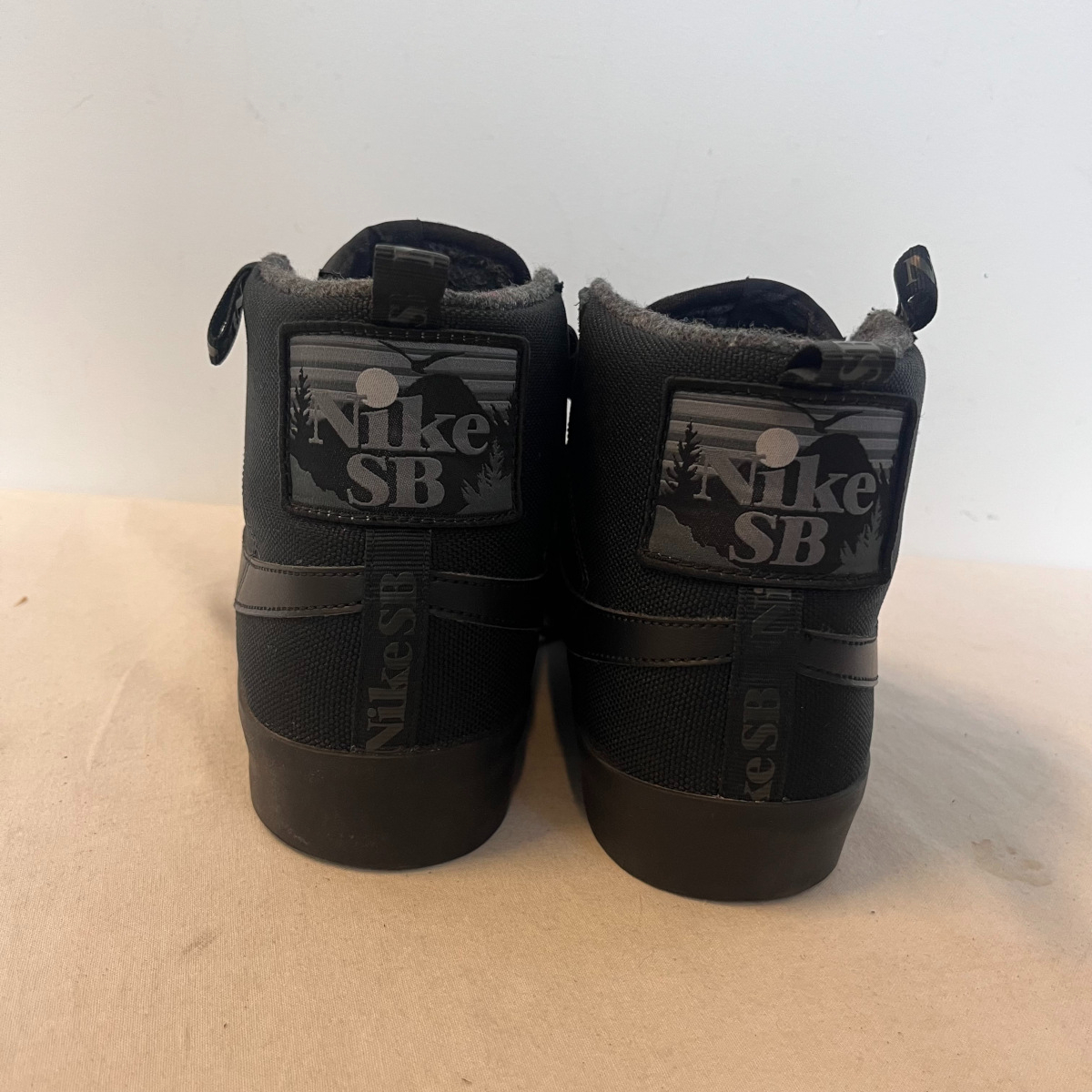 Voir photo 3 de Basket noir Nike SB, taille 45.5 Basket noir Nike SB, taille 45.5 Très bon état reconditionné photo 3