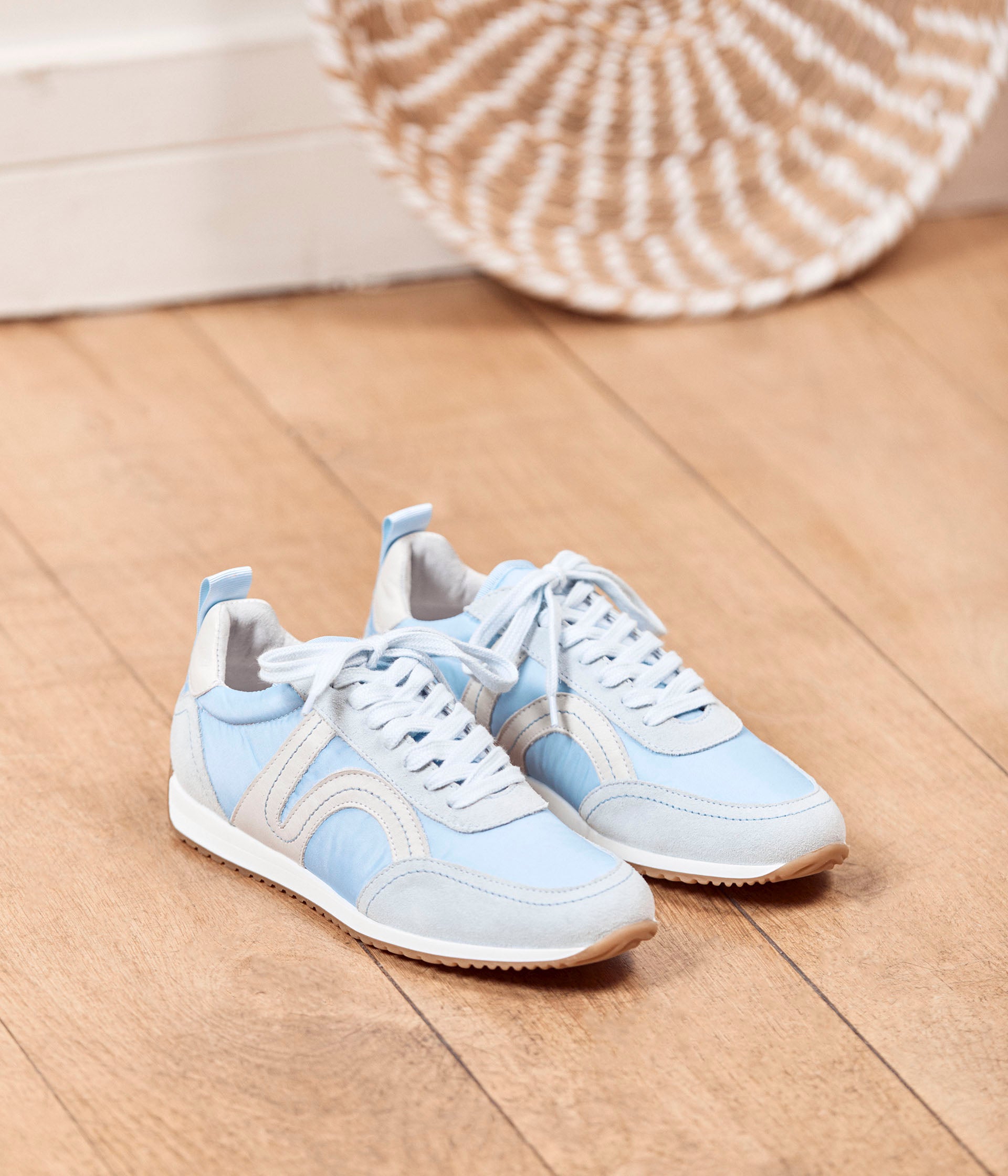 BASKET OLIVER BLEU Seconde chance - 56,00 € BASKET OLIVER BLEU Seconde chance Mellow Yellow reconditionné disponible sur Claquettes Market | Dero
