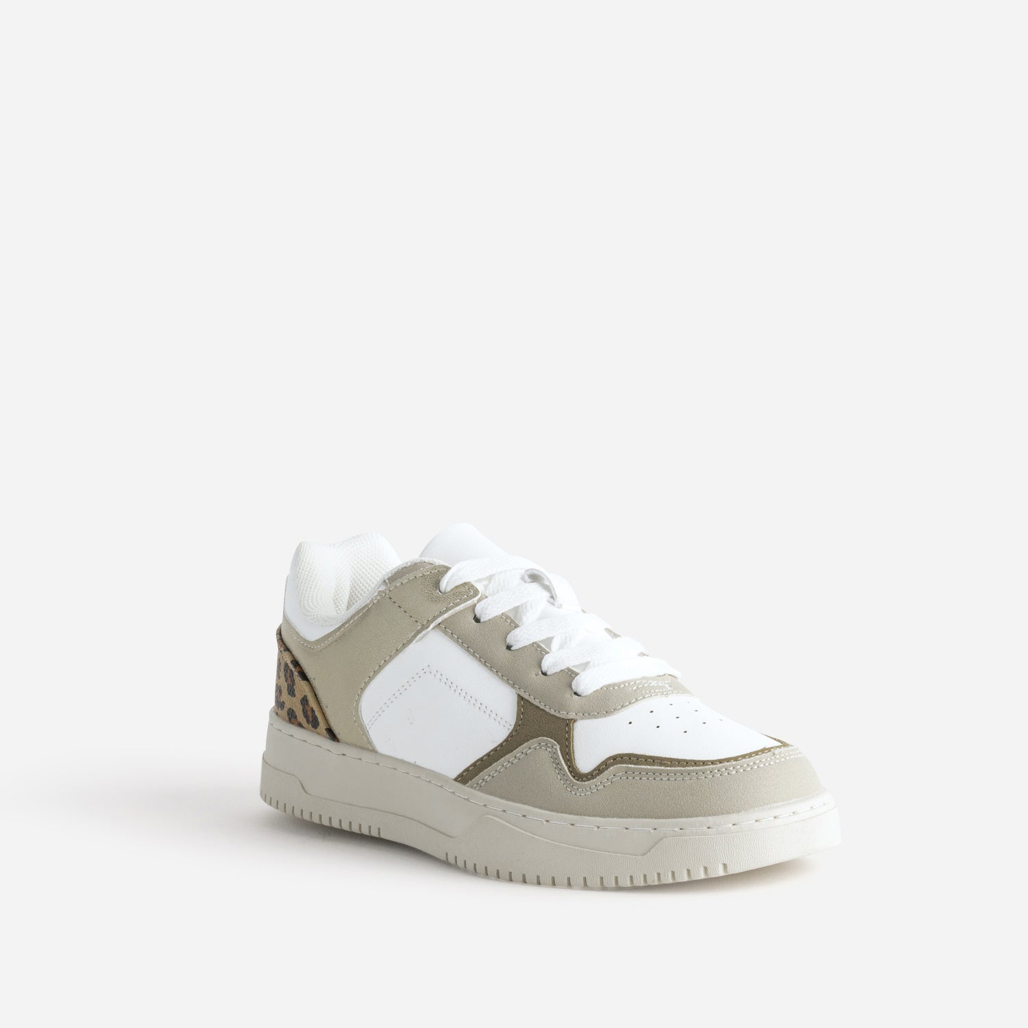 BASKET POLINNA BLANC Seconde chance - 29,99 € BASKET POLINNA BLANC Seconde chance N/A reconditionné disponible sur Claquettes Market