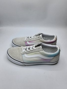 Basket toile de ka gamme vans de seconde main Très bon état - 25,00 € Basket toile de ka gamme vans de seconde main Très bon état Vans reconditionné disponible sur Claquettes Market