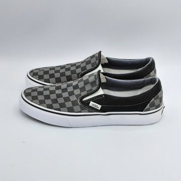 Acheter Basket Vans noir de seconde main - 35,00 € Basket Vans noir de seconde main Vans reconditionné disponible sur Claquettes Market