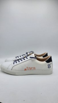 Baskets basses blanches - 40,00 € Baskets basses blanches N/A reconditionné disponible sur Claquettes Market