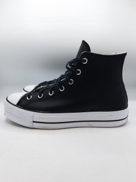 Baskets CONVERSE noires de seconde main - 40,00 € Baskets CONVERSE noires de seconde main Converse reconditionné disponible sur Claquettes Market | Dero