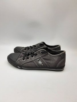 Acheter Baskets de seconde main - 10,00 € Baskets de seconde main Mustang Shoes reconditionné disponible sur Claquettes Market