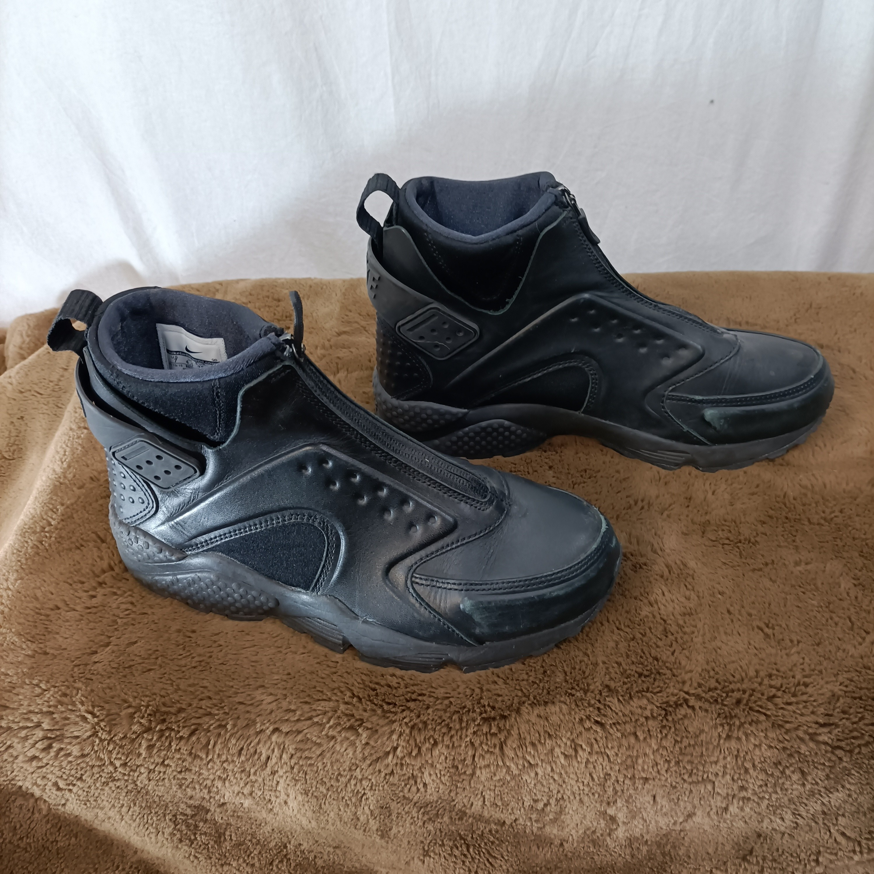 Voir photo 3 de Baskets montantes Huarache - Nike Air - Taille 38 Baskets montantes Huarache - Nike Air - Taille 38 État correct reconditionné photo 3