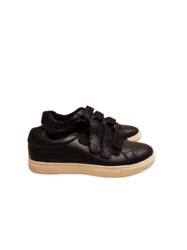 Baskets noires de seconde main de la marque Damart - 20,00 € Baskets noires de seconde main de la marque Damart Damart reconditionné disponible sur Claquettes Market