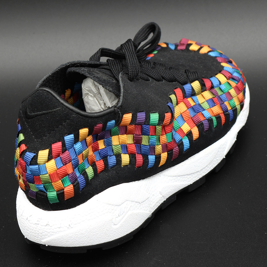 Voir photo 3 de Baskets T35,5 Nike Air Footscape Woven - jamais portées Baskets T35,5 Nike Air Footscape Woven - jamais portées Parfait état reconditionné photo 3