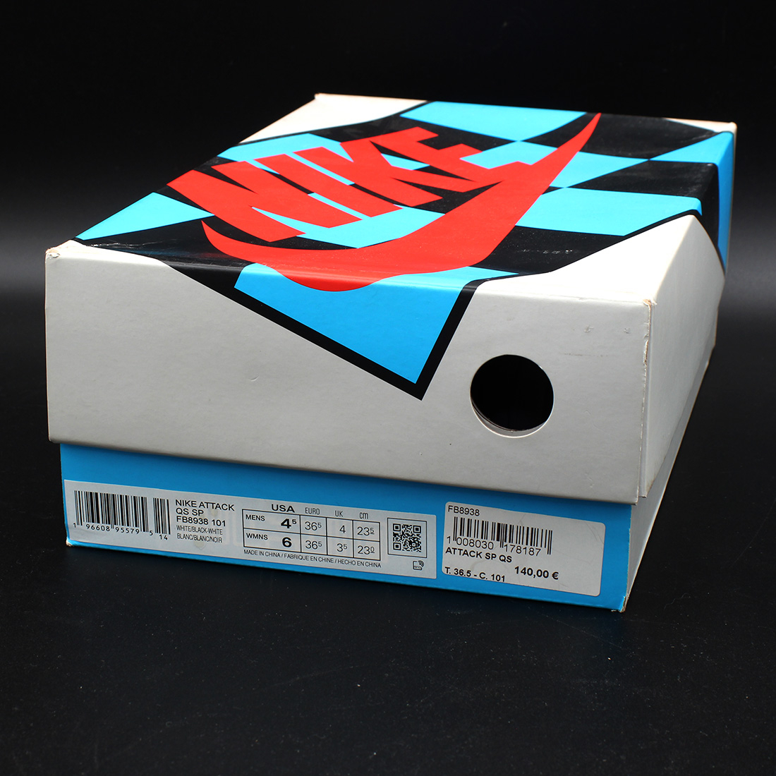 Voir photo 4 de Baskets T36,5 Nike Attack SP QS - jamais portées Baskets T36,5 Nike Attack SP QS - jamais portées reconditionné photo 4