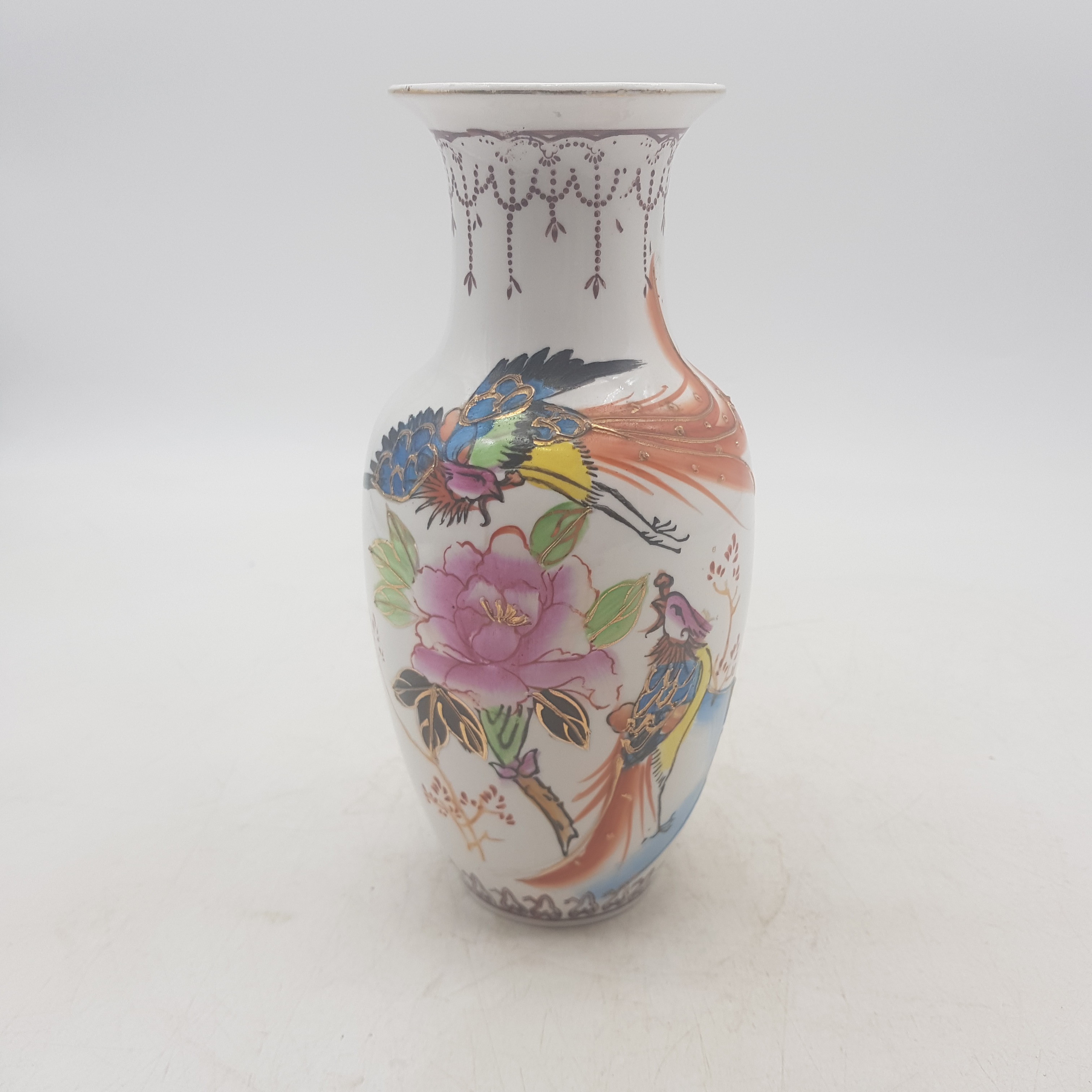 Voir photo 2 de Beau vase Asiatique en porcelaine à décors peint à la main, vintage Beau vase Asiatique en porcelaine à décors peint à la main, vintage reconditionné photo 2