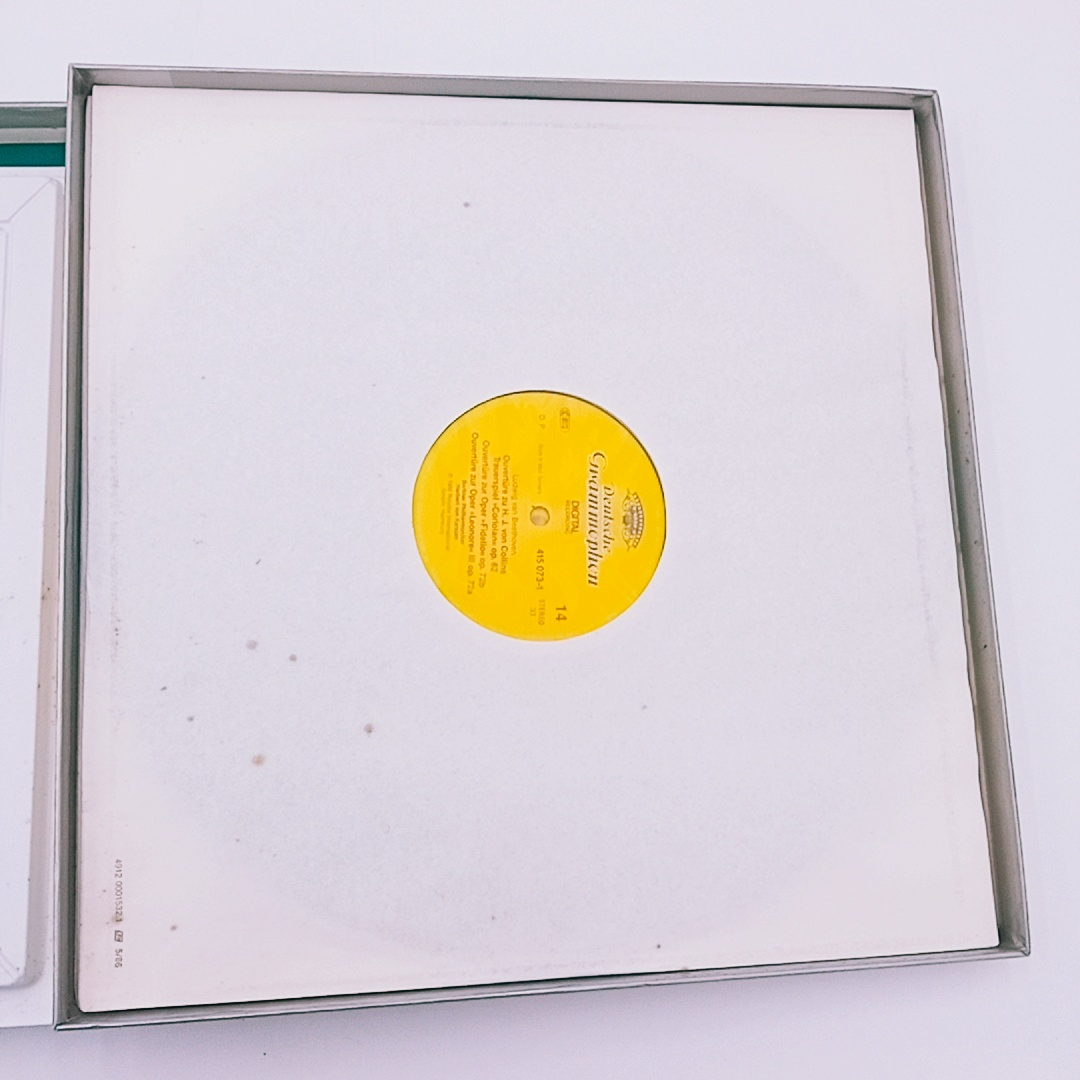 Voir photo 11 de Beethoven*, Karajan*, Berliner Philharmoniker – 9 Symphonien, Ouvertüren - Deutsche Grammophon Beethoven*, Karajan*, Berliner Philharmoniker – 9 Symphonien, Ouvertüren - Deutsche Grammophon Très bon état reconditionné photo 11