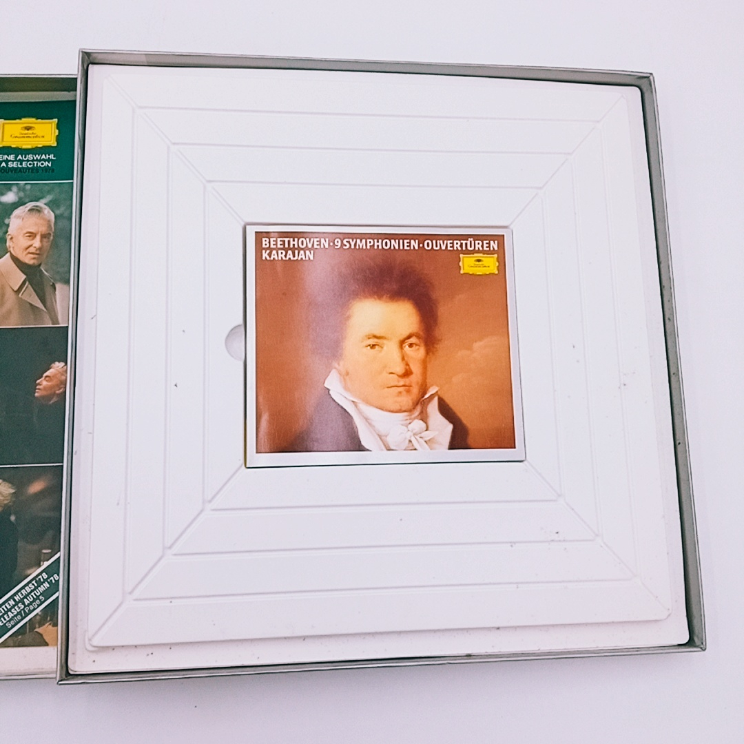 Voir photo 4 de Beethoven*, Karajan*, Berliner Philharmoniker – 9 Symphonien, Ouvertüren - Deutsche Grammophon Beethoven*, Karajan*, Berliner Philharmoniker – 9 Symphonien, Ouvertüren - Deutsche Grammophon Très bon état reconditionné photo 4