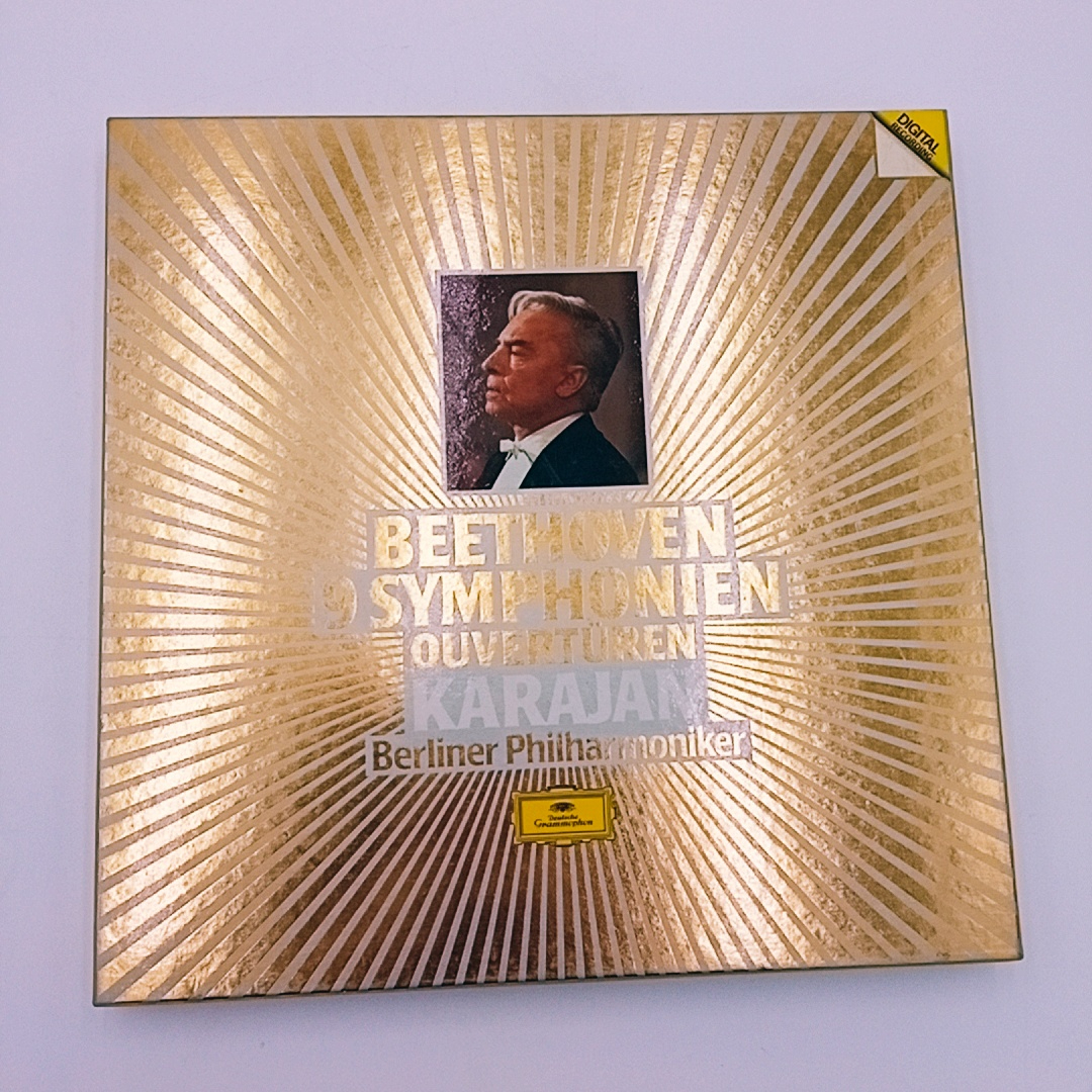 Beethoven*, Karajan*, Berliner Philharmoniker – 9 Symphonien, Ouvertüren - Deutsche Grammophon Très bon état - 48,00 € Beethoven*, Karajan*, Berliner Philharmoniker – 9 Symphonien, Ouvertüren - Deutsche Grammophon Très bon état reconditionné disponible sur Label Emmaüs