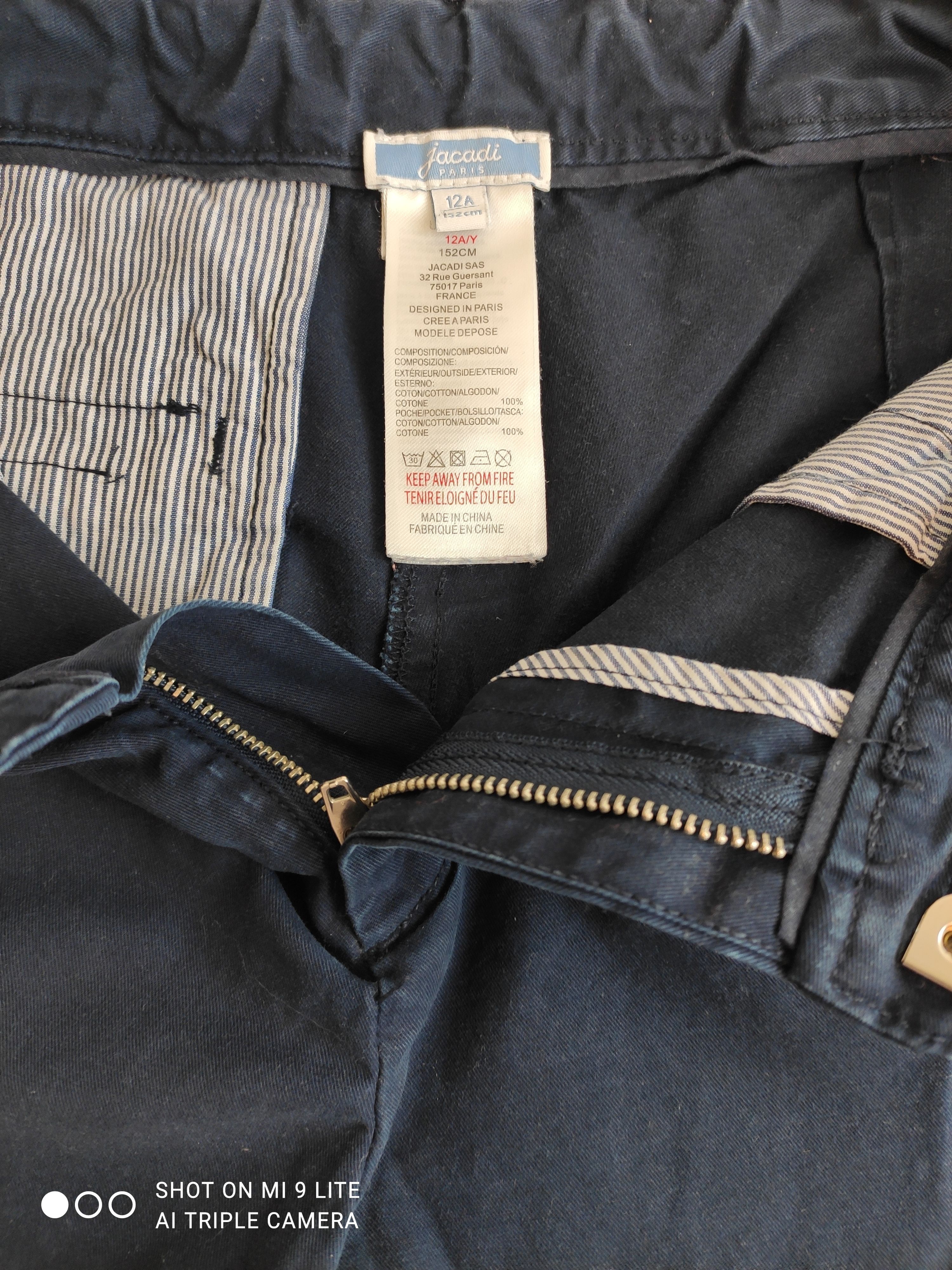 Voir photo 3 de Bermuda chino bleu marine en coton – JACADI – 12 ans (152 cm) Bermuda chino bleu marine en coton – JACADI – 12 ans (152 cm) Très bon état reconditionné photo 3