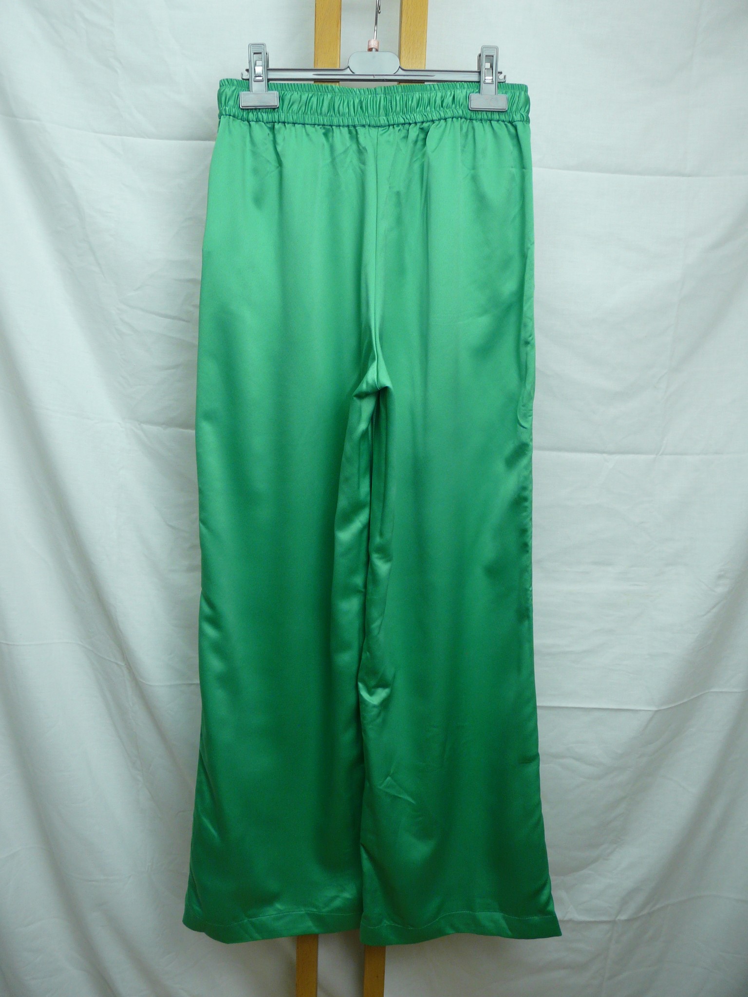 Voir photo 2 de BF102 - Pantalon satiné - BZB - Taille M BF102 - Pantalon satiné - BZB - Taille M Très bon état reconditionné photo 2