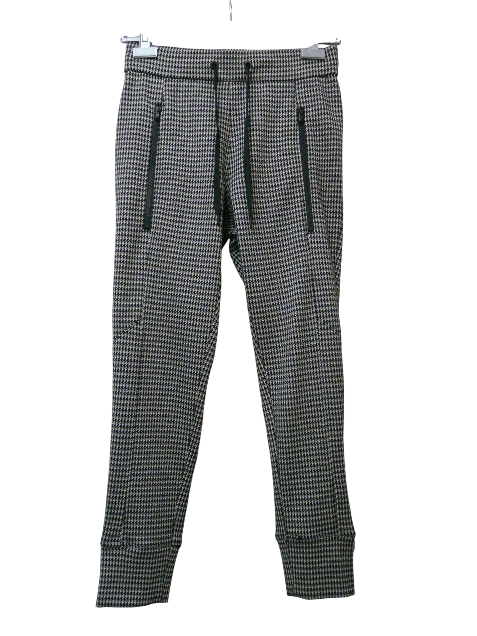 Acheter BF129 - Jegging épais pied-de-poule - C & A - Taille 38 Très bon état - 10,00 € BF129 - Jegging épais pied-de-poule - C & A - Taille 38 Très bon état reconditionné disponible sur Label Emmaüs