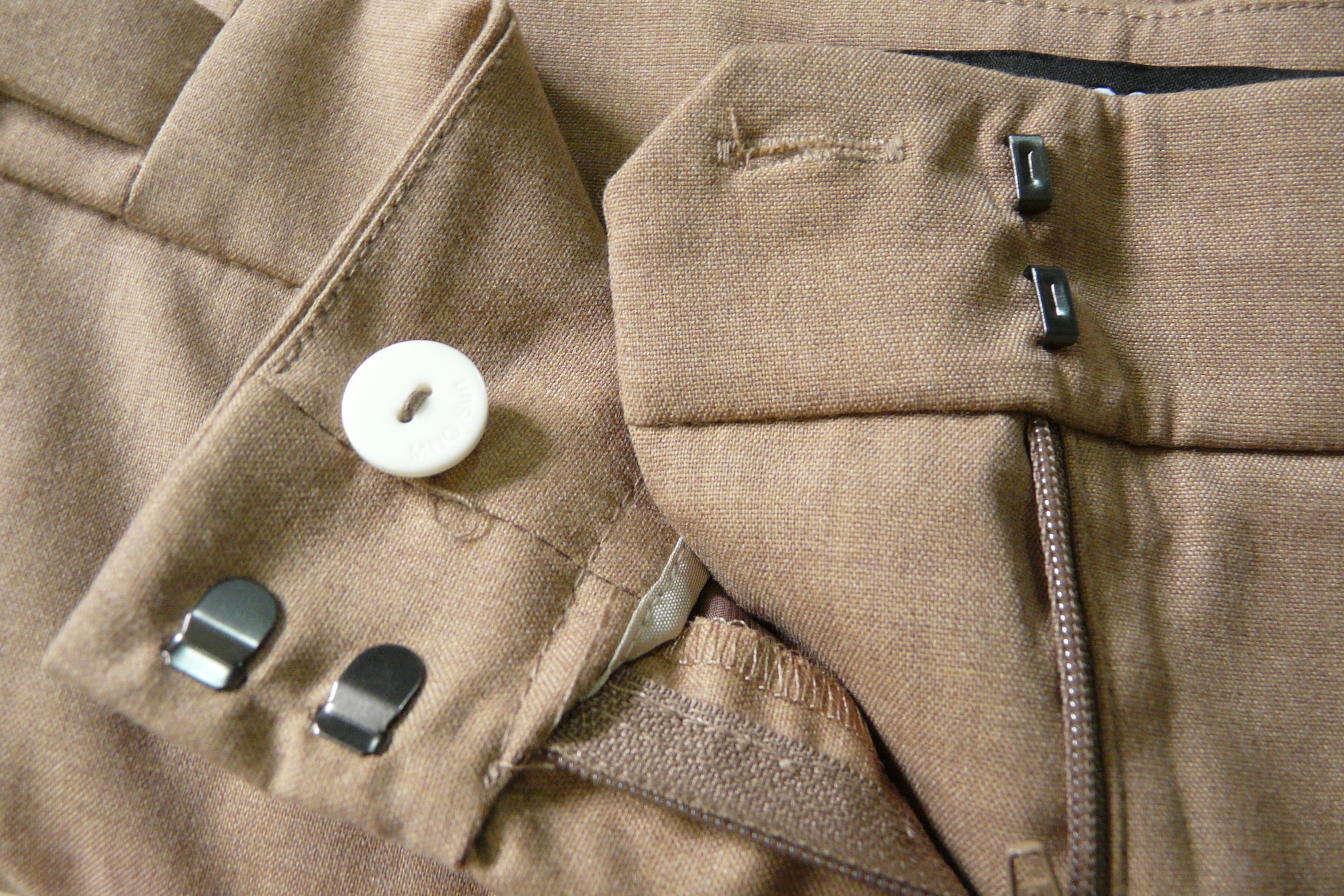 Voir photo 5 de BF141 - Chino léger - Mango Basics - Taille 36 BF141 - Chino léger - Mango Basics - Taille 36 Très bon état reconditionné photo 5