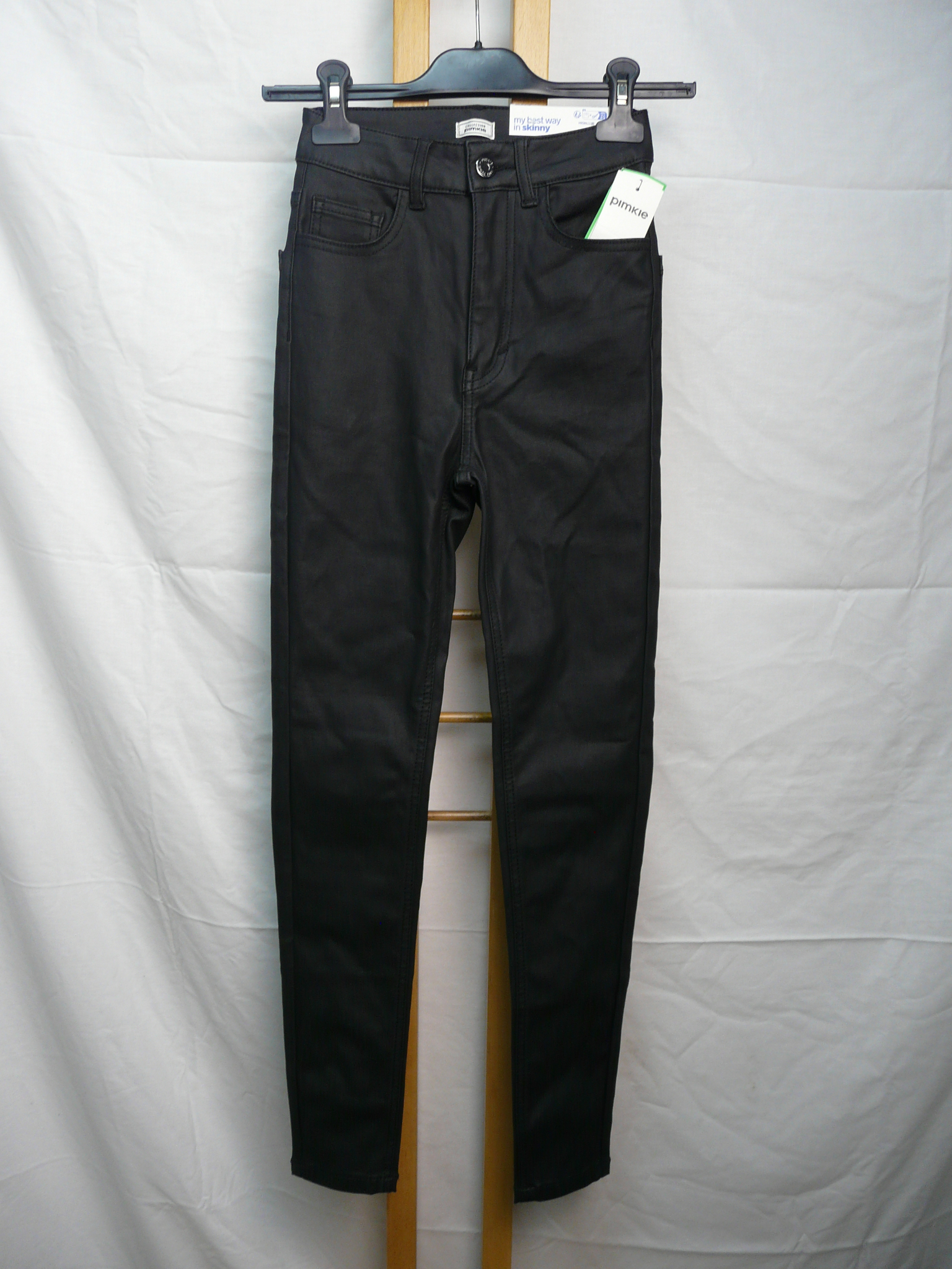 Voir photo 2 de BF209 - Jean skinny ciré - Collection Pimkie - Taille 34 BF209 - Jean skinny ciré - Collection Pimkie - Taille 34 Parfait état reconditionné photo 2