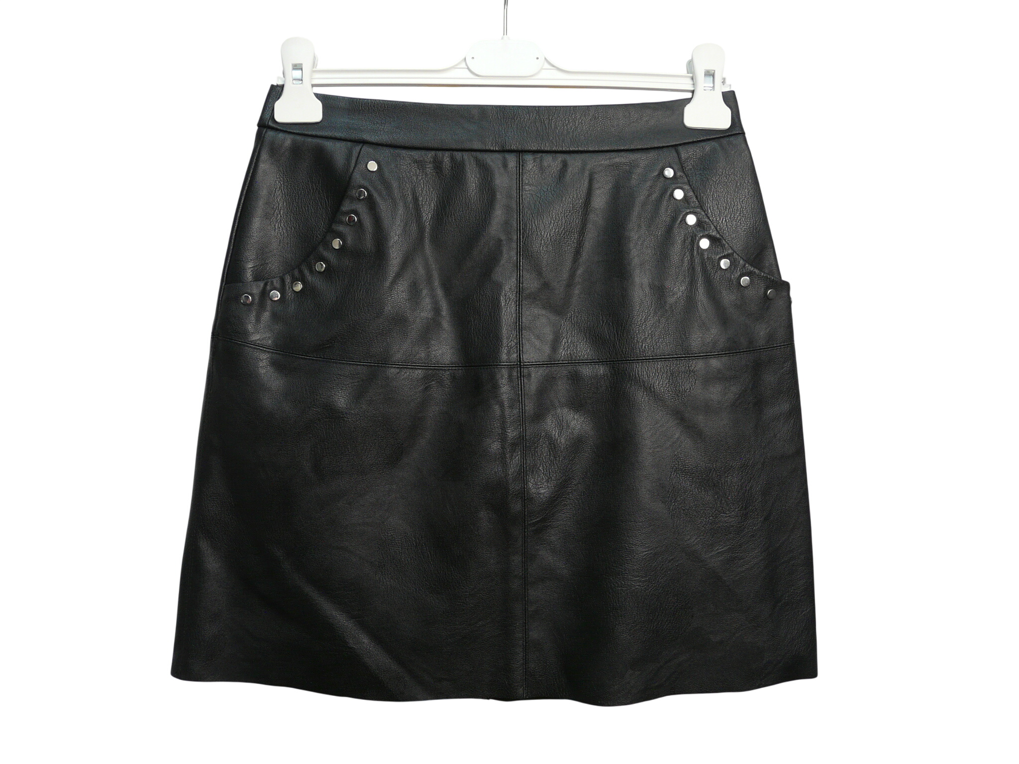 Acheter BF222 - Jupe en simili cuir - Zara Basic - Taille XS Très bon état - 10,00 € BF222 - Jupe en simili cuir - Zara Basic - Taille XS Très bon état reconditionné disponible sur Label Emmaüs