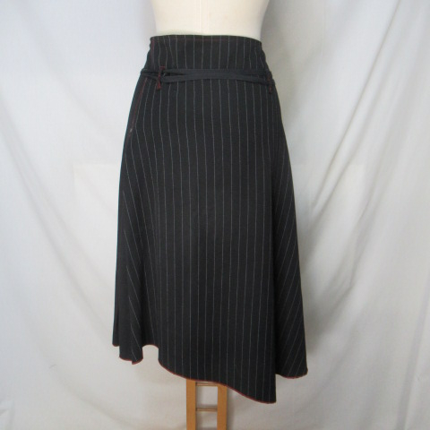 Voir photo 2 de BF251 - Jupe asymétrique à rayures - La Mode est à Vous - Taille 38 BF251 - Jupe asymétrique à rayures - La Mode est à Vous - Taille 38 Bon état reconditionné photo 2