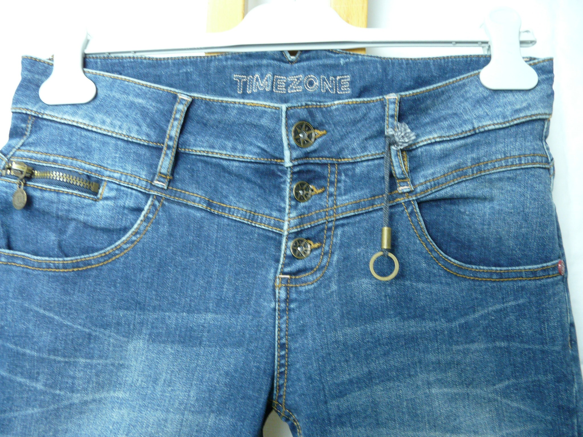 Voir photo 3 de BF310 - Pantacourt en jean - Timezone - Taille 38 BF310 - Pantacourt en jean - Timezone - Taille 38 Très bon état reconditionné photo 3