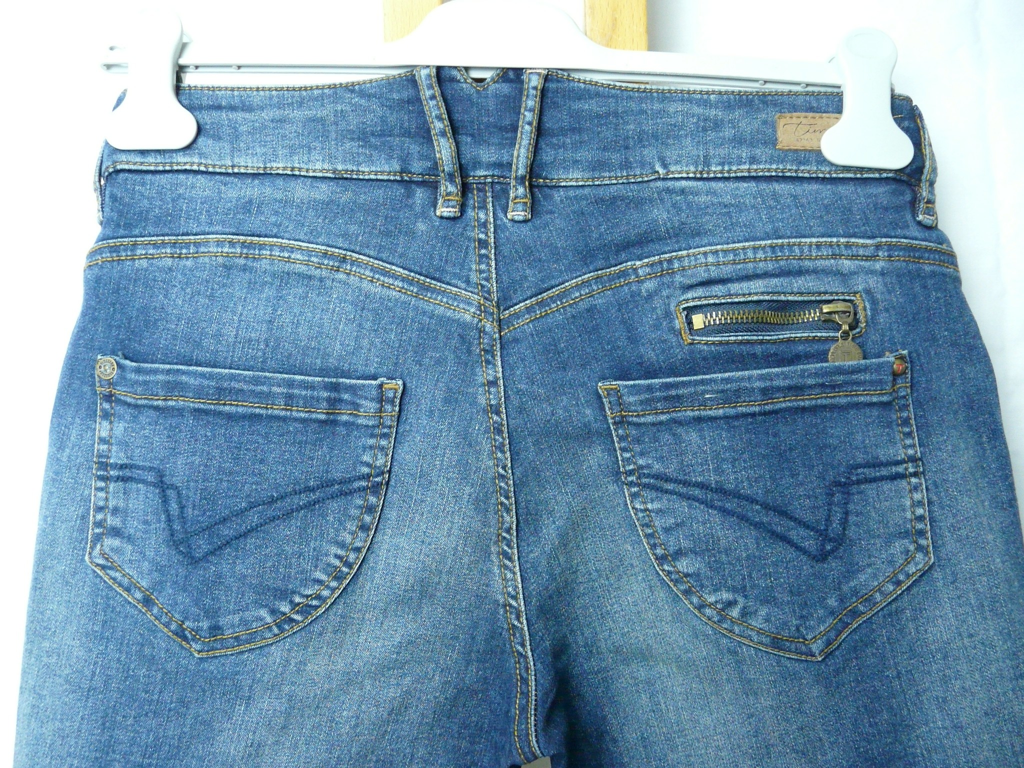Voir photo 4 de BF310 - Pantacourt en jean - Timezone - Taille 38 BF310 - Pantacourt en jean - Timezone - Taille 38 Très bon état reconditionné photo 4
