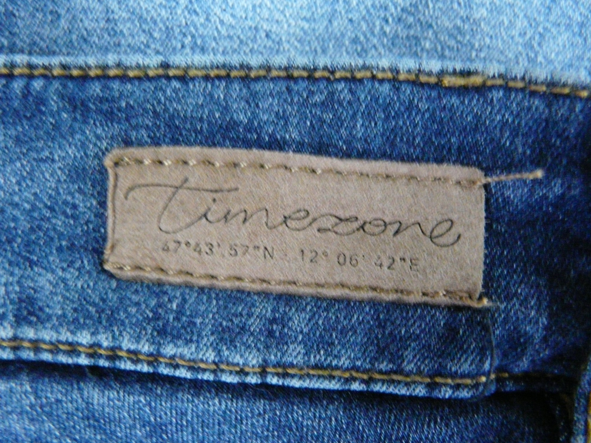 Voir photo 8 de BF310 - Pantacourt en jean - Timezone - Taille 38 BF310 - Pantacourt en jean - Timezone - Taille 38 Très bon état reconditionné photo 8