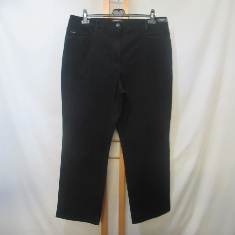 Acheter BF42 - Jean coupe droite - Brax - Taille 48/50 Parfait état - 11,00 € BF42 - Jean coupe droite - Brax - Taille 48/50 Parfait état reconditionné disponible sur Label Emmaüs