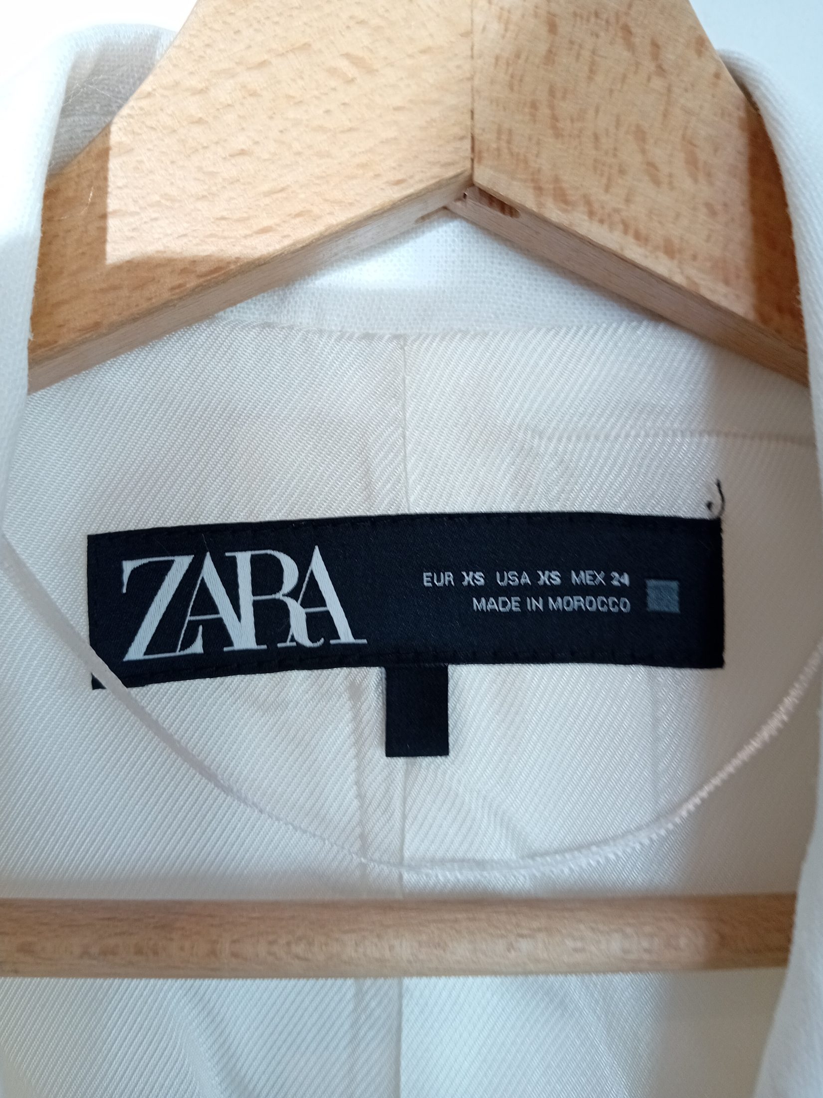 Voir photo 4 de Blazer En Lin Mélangé Blanc Zara Xs (T5957) Blazer En Lin Mélangé Blanc Zara Xs (T5957) Très bon état reconditionné photo 4